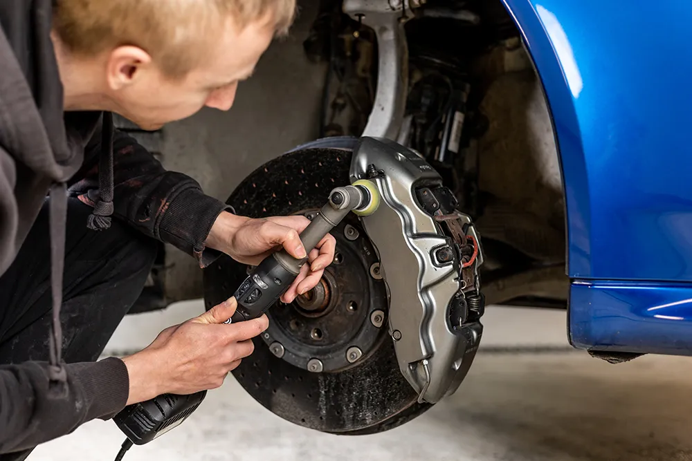 How to Tell If Your Brakes Need Repair Before Summer Road Trips